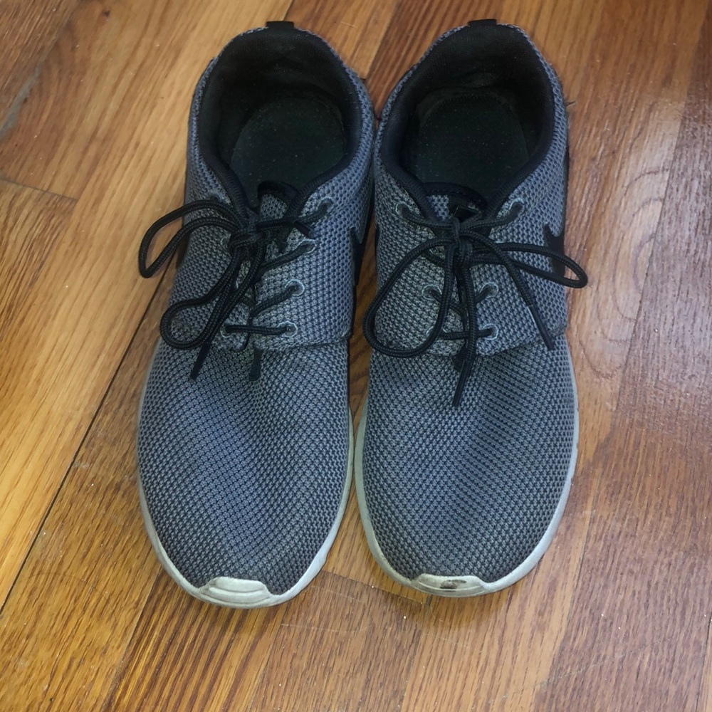 Nike Roshe Size 7